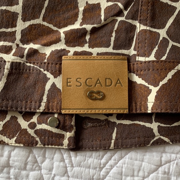 Escada giraffe print jacket - Picture 8 of 8